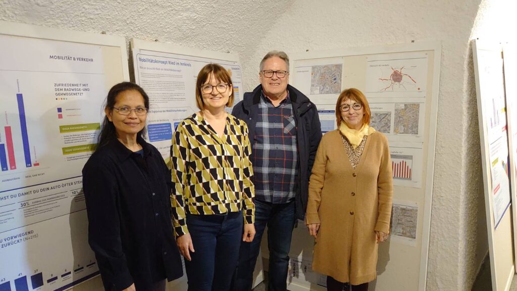 Regina Barth stellt uns das Stadtentwicklungsforum vor ©: Stadt.Land.Inn